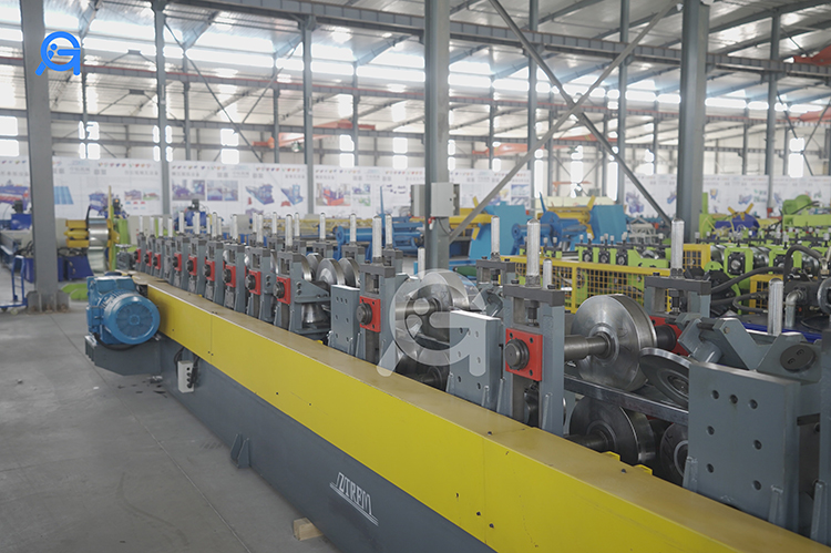 Automatic C Z two in one purlin roll forming machine