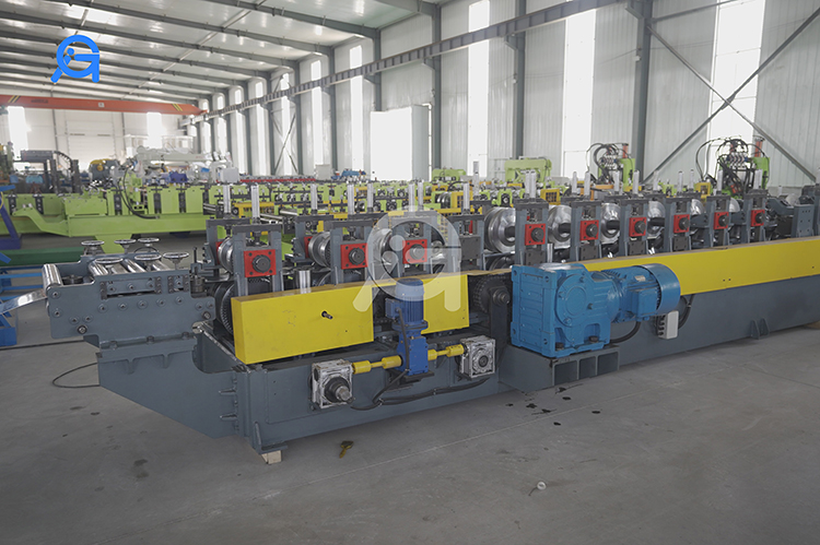 Automatic C Z two in one purlin roll forming machine