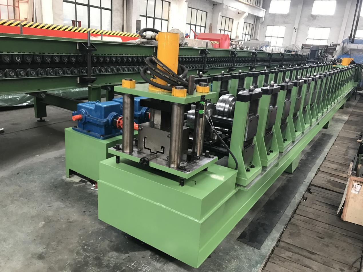 Door frame automatic forming machine